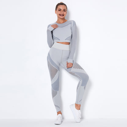 Seamless Knitted Absorbent Yoga Long-Sleeved Suit Yoga Wearsuit Media 1 of 16