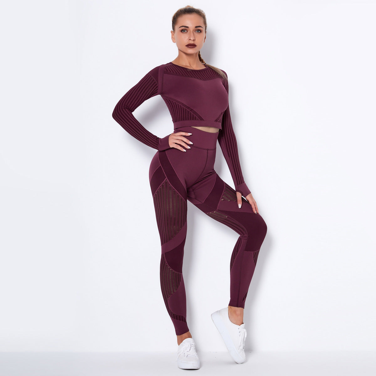 Seamless Knitted Absorbent Yoga Long-Sleeved Suit Yoga Wearsuit Media 1 of 16